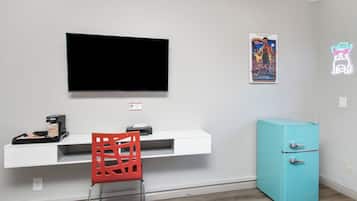 32-inch flat-screen TV with cable channels, TV