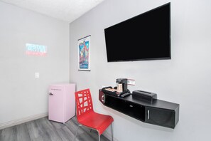 32-inch flat-screen TV with cable channels, TV