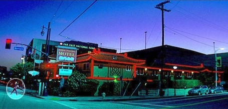 Fachada da propriedade. Royal Pagoda Motel