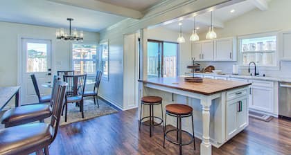 Monterey Bay Home Near Pebble Beach & Carmel with Putting Green & AC 3Bed 2 Bath