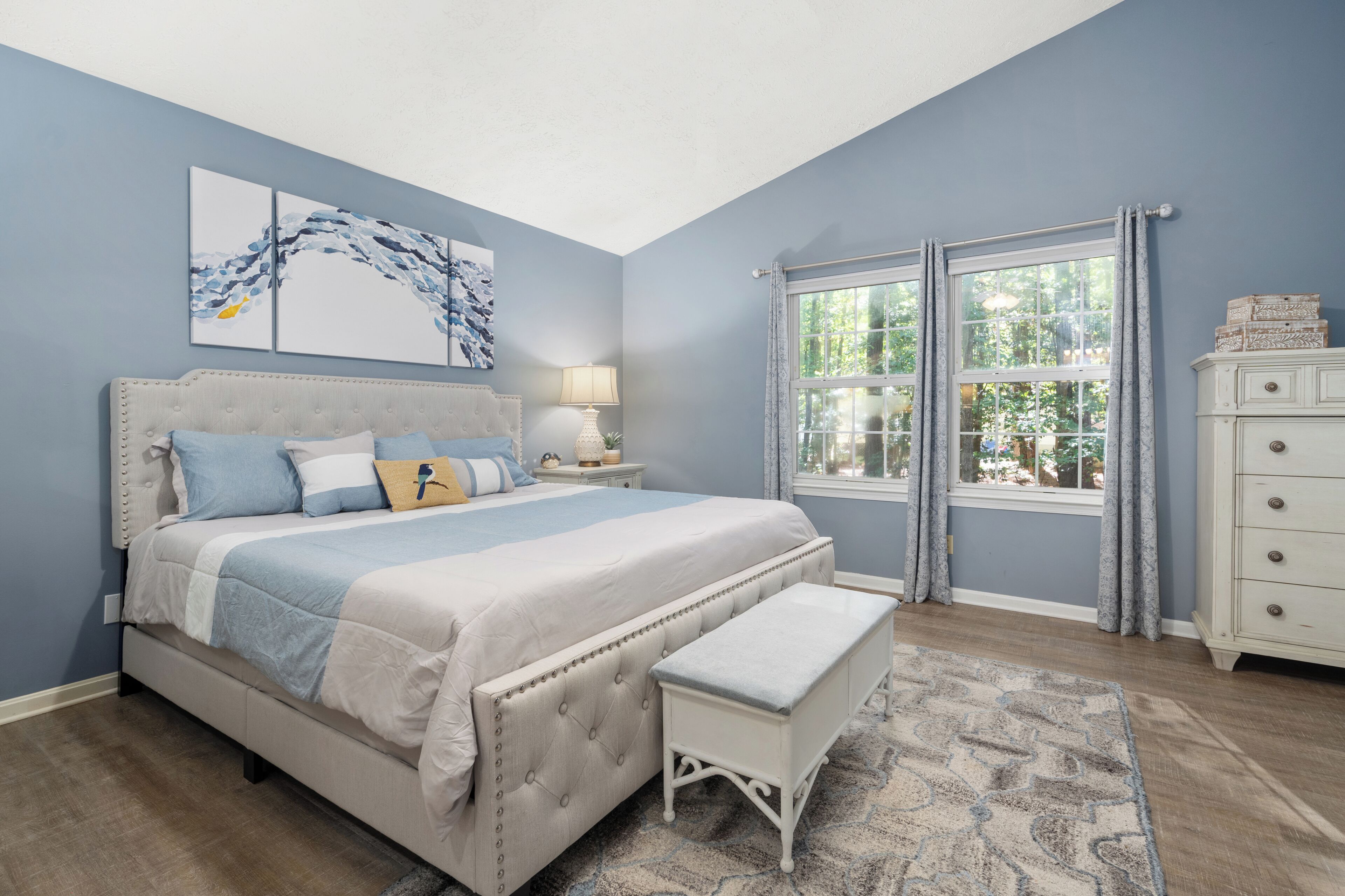 3 bedrooms, iron/ironing board, free WiFi, bed sheets