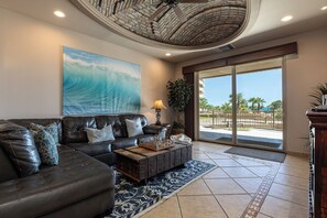 Smart TV, reproductor de DVD y libros 