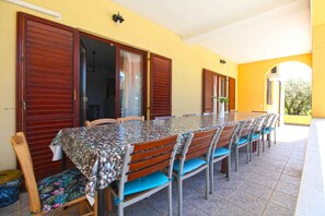 Outdoor dining - Villa with outdoor pool and sun terrace (Vodnjan)