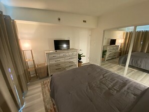 1 sovrum, skrivbord, strykjärn/strykbräda och gratis wi-fi