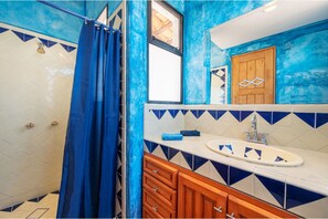 Standard Room, Multiple Beds | Bathroom | Shower, free toiletries, towels, soap