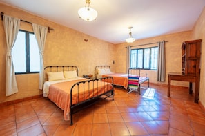 Chambre Standard, 2 grands lits | Wi-Fi gratuit