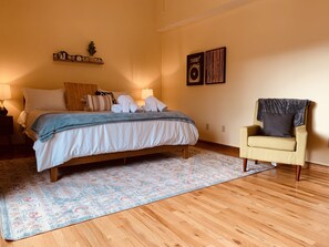 3 dormitorios, tabla de planchar con plancha, wifi gratis y ropa de cama