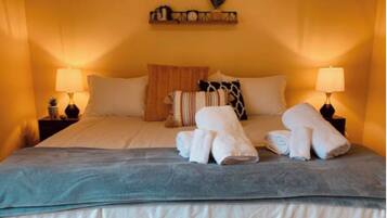 3 bedrooms, iron/ironing board, free WiFi, bed sheets