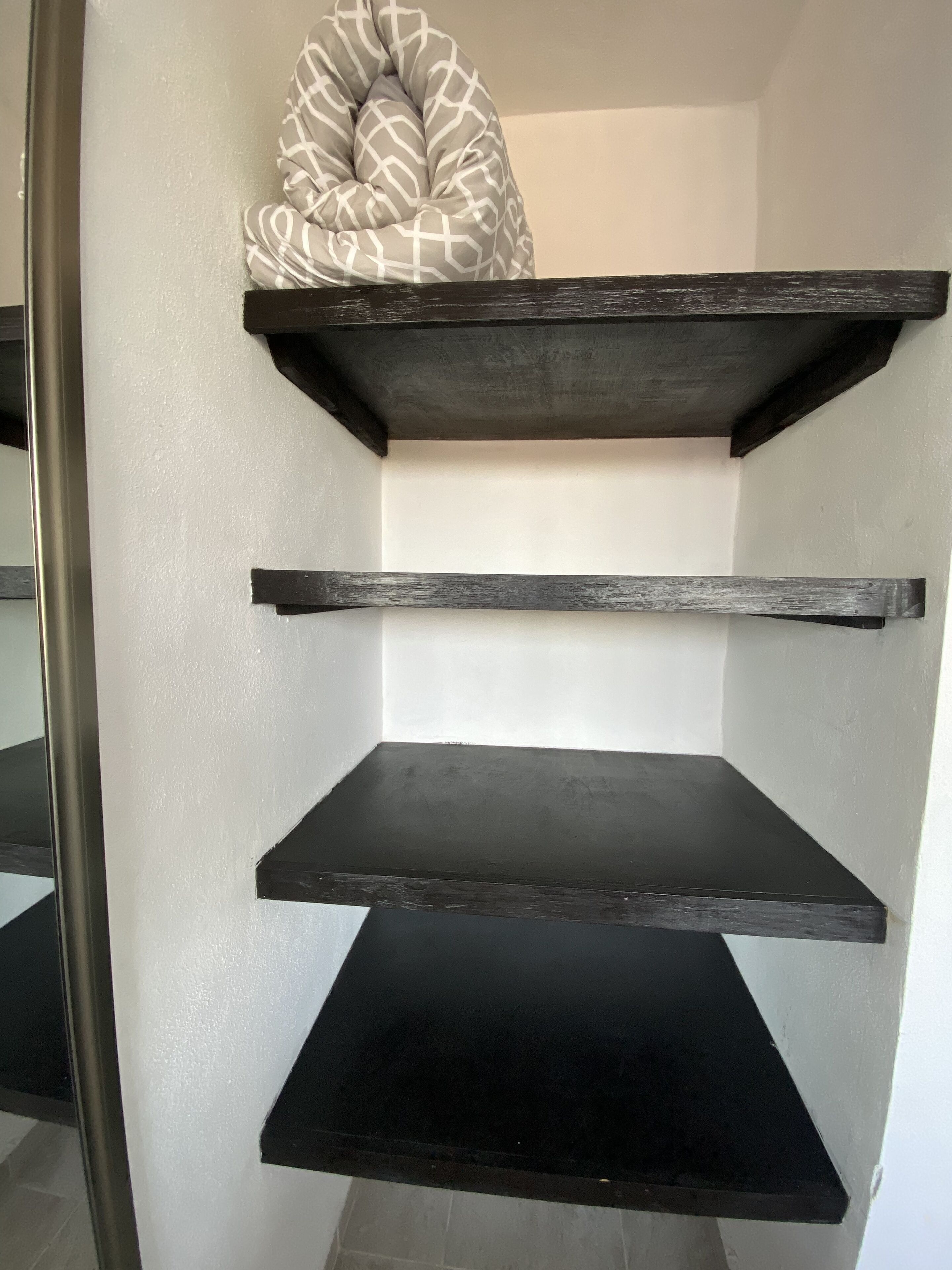 Phòng tiện nghi đơn giản | Chăn bông, nệm Select Comfort, truy cập Internet không dây miễn phí 