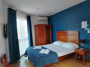 Superior Room | Premium bedding, down comforters, pillowtop beds, individually furnished - Park View Hotel y Restaurante (Alajuela)