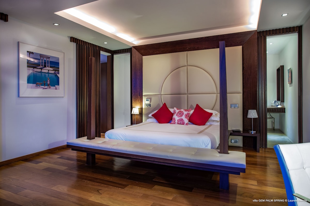 Primary suite