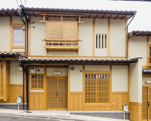 施設の正面