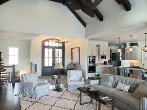 تلفزيون ذكي، مدفأة، ألعاب فيديو، شاشة كمبيوتر