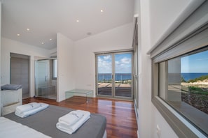 2 chambres, fer et planche à repasser, lit parapluie, Wi-Fi gratuit