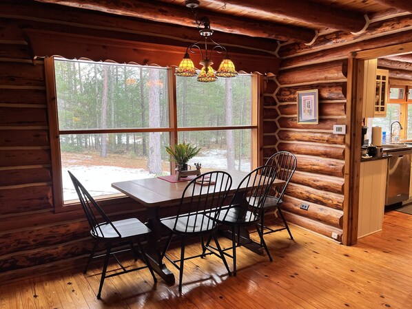 Dining - Lakewood Lodge - Marquette Log Cabin w/ Lake Views (Marquette)