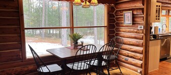 Lakewood Lodge - Marquette Log Cabin w/ Lake Views