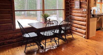 Lakewood Lodge - Marquette Log Cabin w/ Lake Views