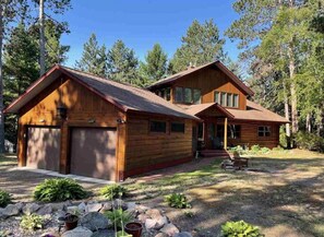 Exterior - Lakewood Lodge - Marquette Log Cabin w/ Lake Views (Marquette)
