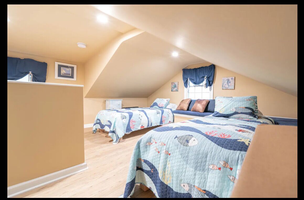 3 bedrooms, iron/ironing board, travel crib, free WiFi