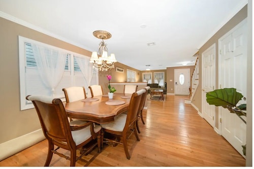 Escape to Serenity at Seaside Heights/Park, private outdoor hot tub 