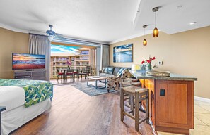 Tabla de planchar con plancha, wifi gratis y ropa de cama 