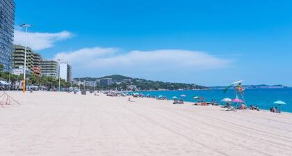 Views of the Mediterranean in front of the beach