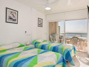 3 عدّة غرف نوم ومكواة/لوح كي وخدمة الإنترنت وملاءات أسرّة