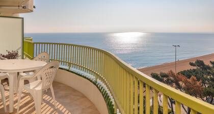 Views of the Mediterranean in front of the beach