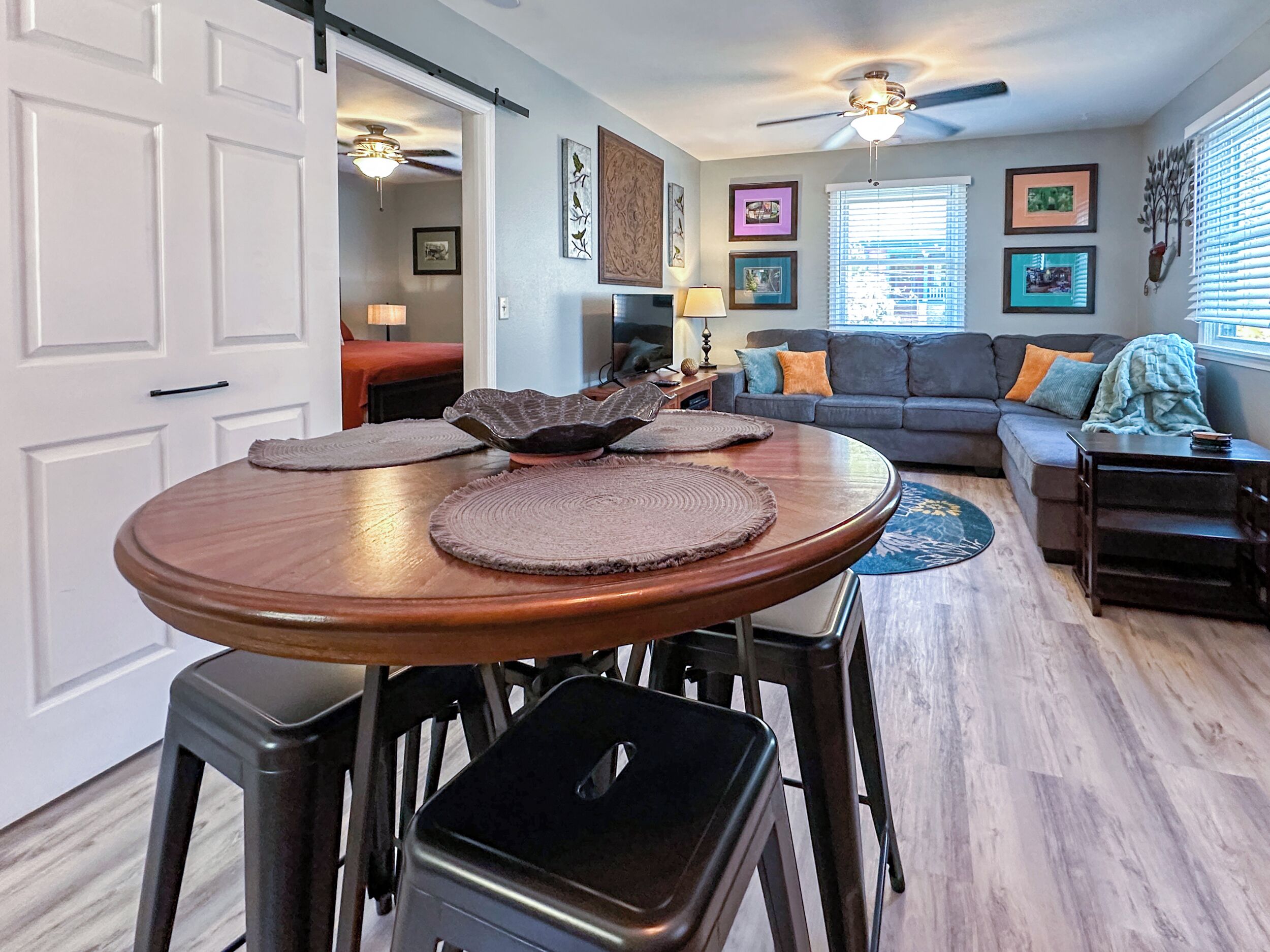 智能电视、DVD 播放器、影片库