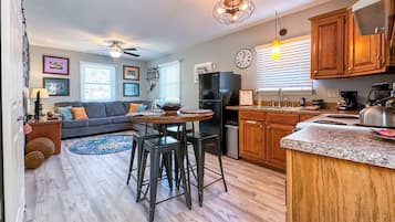 Smart TV, DVD player, video library