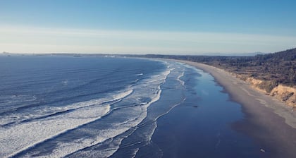Steps to the Pacific Ocean! Fully Remodeled...
