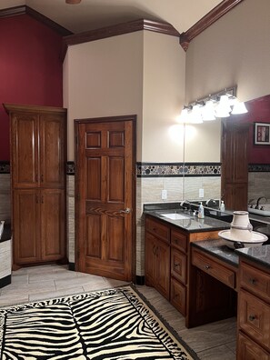 Interior - lake home with boat dock and private ramp (Hot Springs)