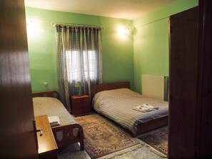 1 dormitorio, tabla de planchar con plancha, Internet