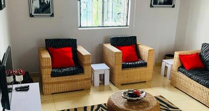 Romantic Very conducive environment on the same road with Shoprite..