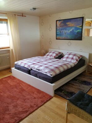 1 bedroom, bed sheets