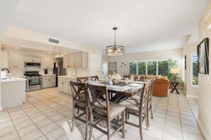 Dining - Serene Rancho Mirage Charmer! (Rancho Mirage)