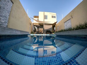 Opvarmet pool