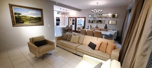 Smart TV - Apartment on the sand 300 meters from the beach park (CE)