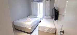 2 bedrooms, iron/ironing board, free WiFi, bed sheets - Apartment on the sand 300 meters from the beach park (CE)