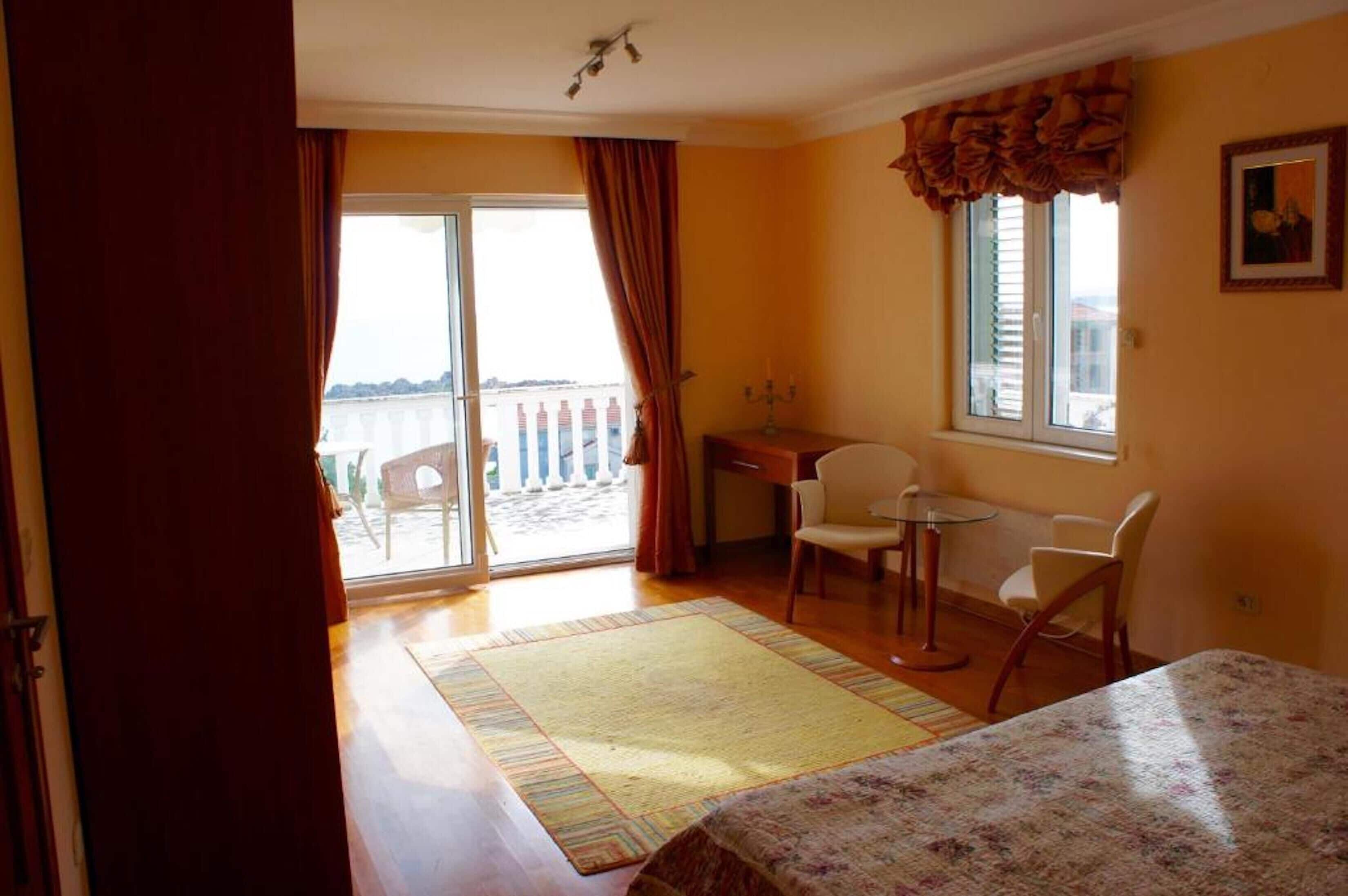 4 chambres, fer et planche à repasser, accès Internet, draps fournis