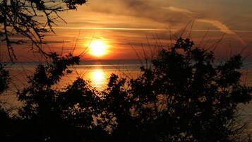 Tæt på stranden, hvidt sand