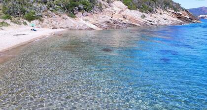 Casa Deni - Capoliveri Large apartment with spectacular views of the sea and the village