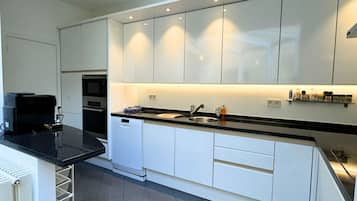 Fridge, microwave, oven, dishwasher