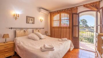 4 間睡房、熨斗/熨衫板、免費 Wi-Fi、床單