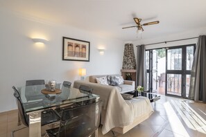 Peis, DVD-spiller og stereoanlegg