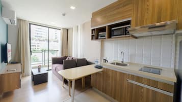 Superior Room, 1 Bedroom (1 King Bed) | Living area | 43-cm LED TV with cable channels, TV