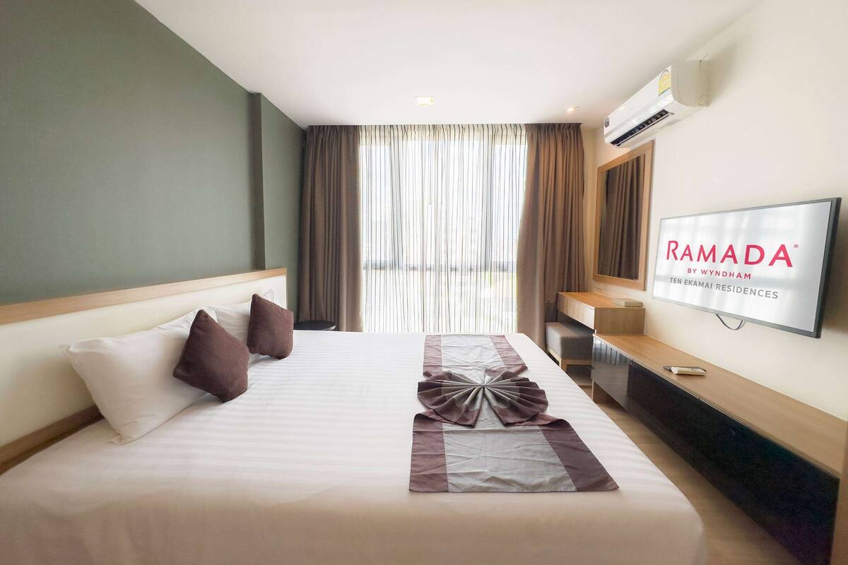 デラックス ルーム 1 ベッドルーム (1 King Bed) | セーフティボックス (室内)、デスク、ノートパソコン用作業スペース、遮光カーテン