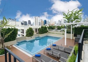 Rooftop terrace - Ramada Tenn Ekamai (Bangkok)