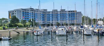 Vacation apartment with harbor view - Holiday apartment in the Ostseeresidenz