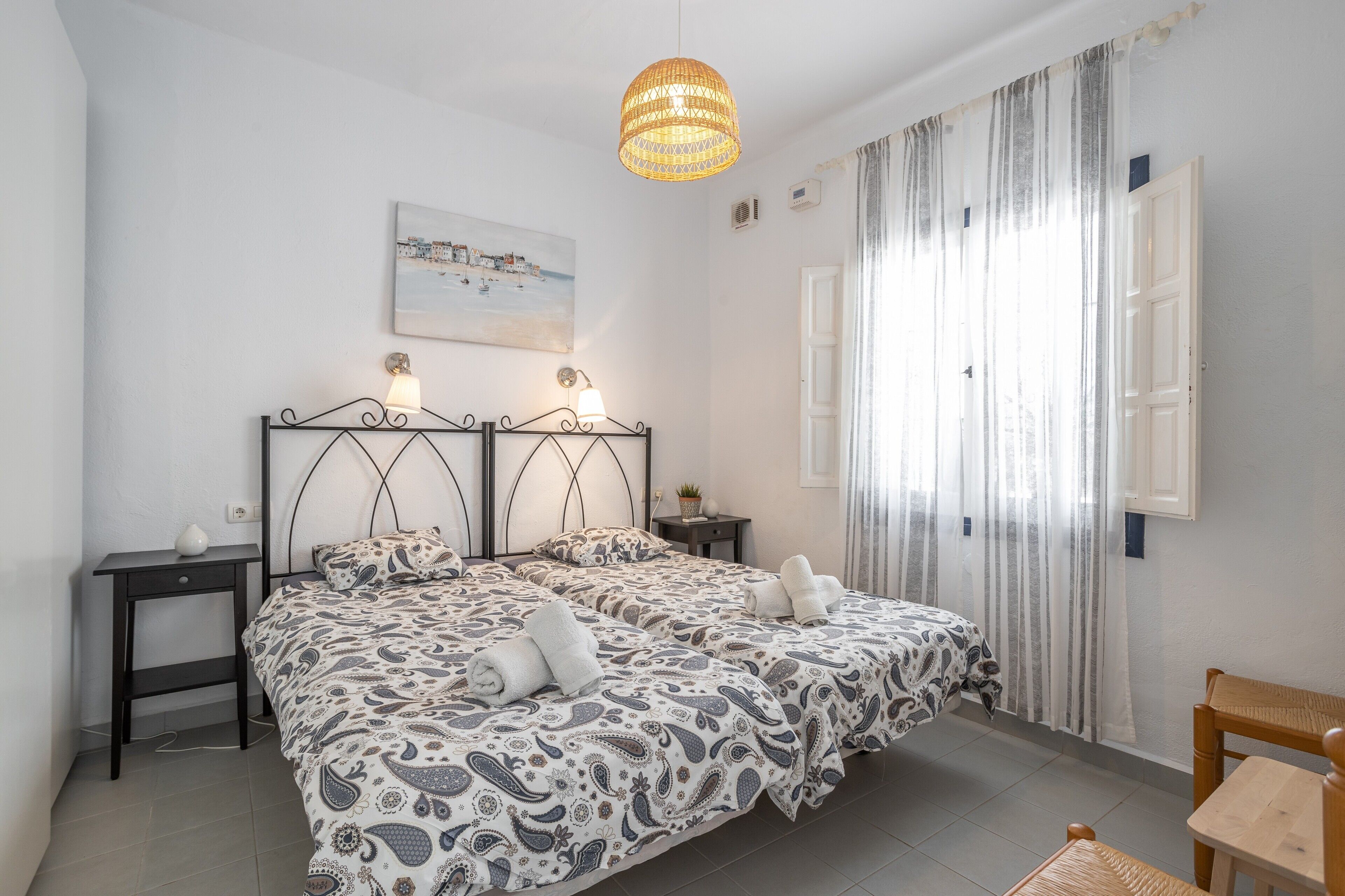 2 habitaciones, tabla de planchar con plancha y wifi gratis 